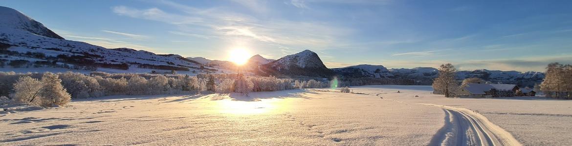 snø og fjell - Klikk for stort bilete